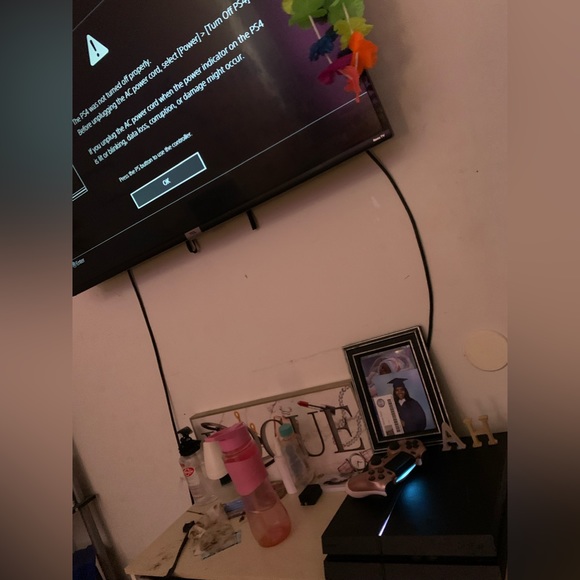 PS 4 CONSOLE USED , with 2 controllers (White and Pink ) and Connecting cables - Picture 5 of 6